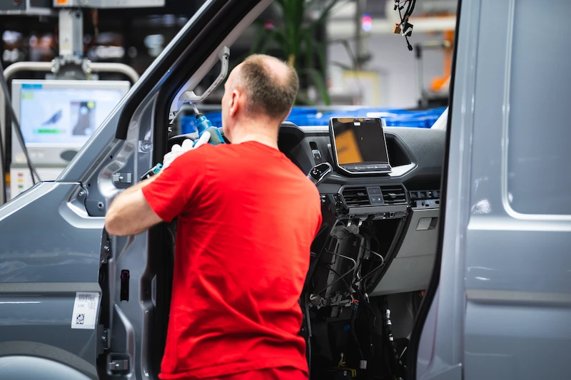 W fabryce we Wrześni rozpoczęła się produkcja nowego Volkswagena Craftera - 5.