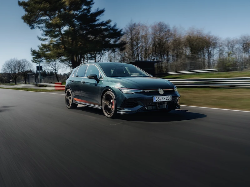 Golf GTI EDITION 50 najszybszym seryjnym samochodem z napędem na przednią oś na torze Nürburgring Nordschleife - 2.