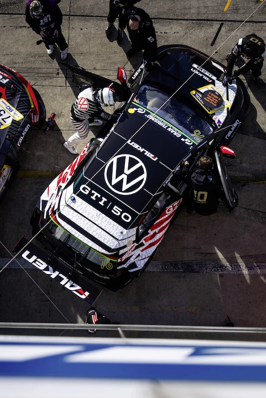 Volkswagen świętuje 50-lecie GTI. Światowa premiera elektrycznego ID. Polo GTI podczas wyścigu 24h Nürburgring - 11.