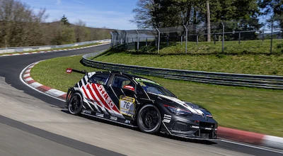 Volkswagen świętuje 50-lecie GTI. Światowa premiera elektrycznego ID. Polo GTI podczas wyścigu 24h Nürburgring