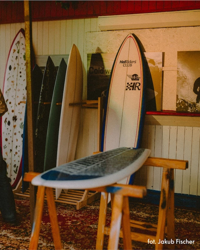 Wolność pachnąca benzyną i jodem. Volkswagen i surfingowa energia Hel Riders 2026 - 3.