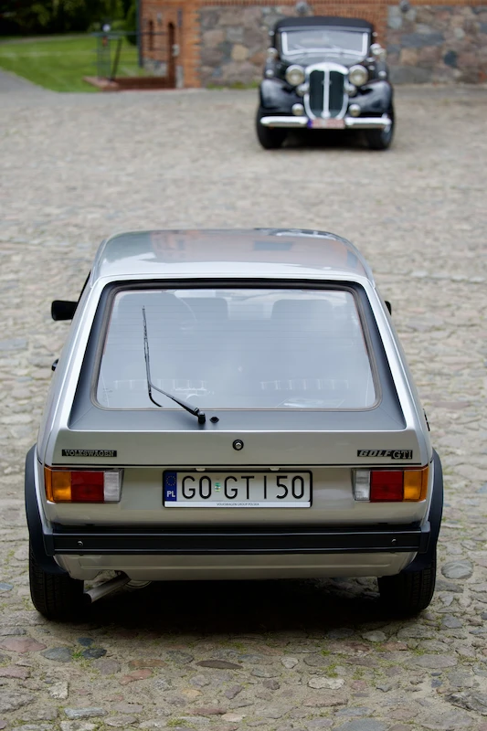 Legenda spotyka się z historią. Golf GTI pierwszej generacji z platynowym certyfikatem FIVA i nagrodą publiczności na Classica Mierzęcin 2026 - 5.