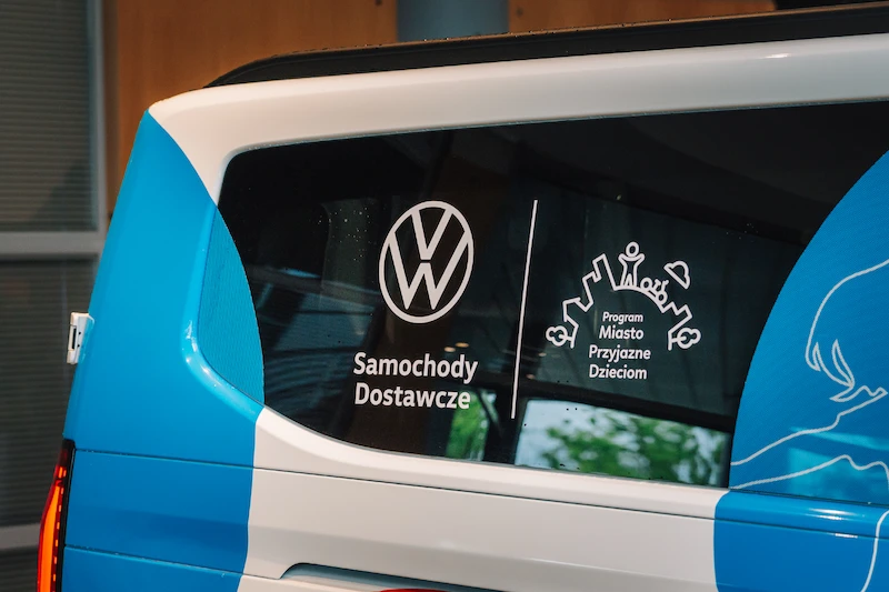Jeden samochód, tysiące małych beneficjentów. Volkswagen Samochody Dostawcze wspiera UNICEF Polska - 3.