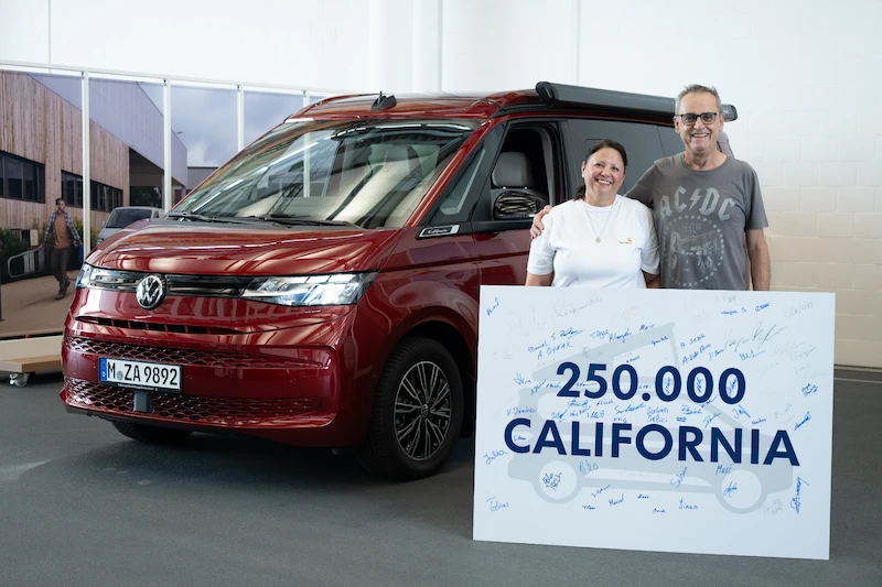 Volkswagen pokazuje pełny świat Californii i otwiera nowy, elektryczny rozdział kultowej rodziny kamperów na Caravan Salon 2026 - 3.