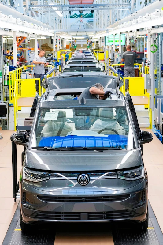 Multivan i California: w Hanowerze rozpoczęła się produkcja nowych modeli - 7.