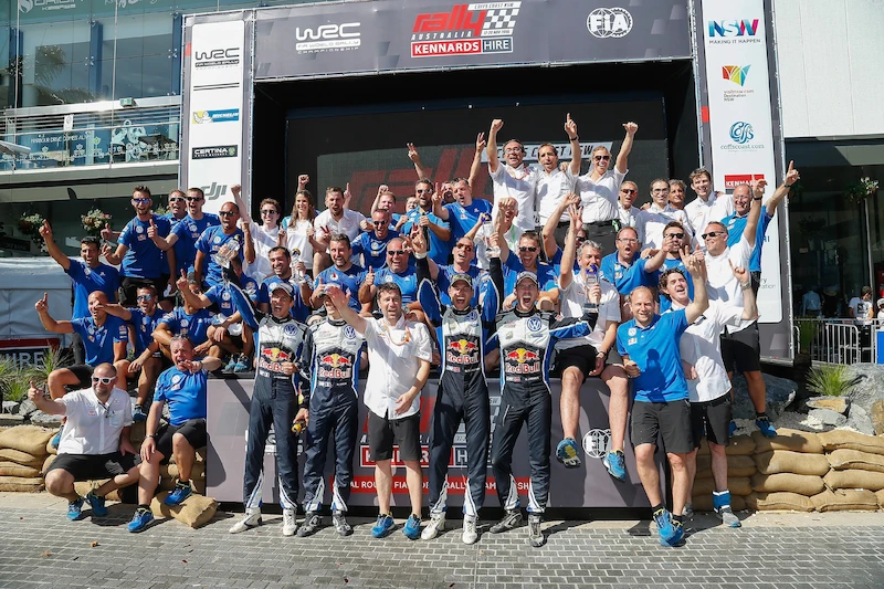 Volkswagen kończy starty w Rajdowych Mistrzostwach Świata podwójnym zwycięstwem  – Mikkelsen i Ogier piszą w Australii historię