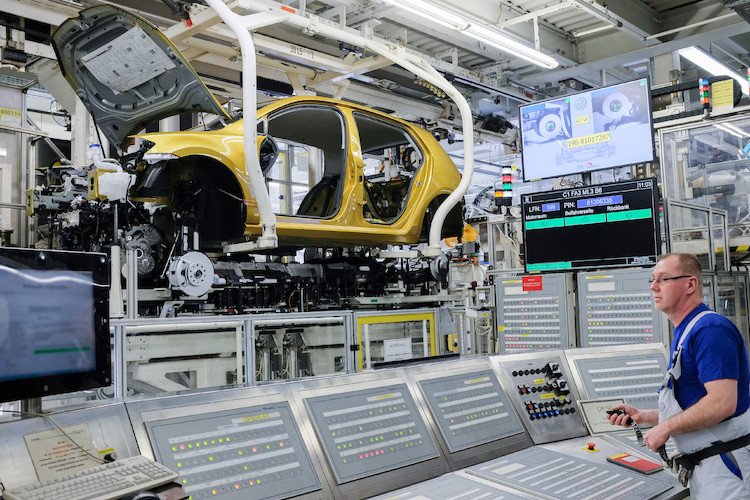 Volkswagen zainwestuje 22,8 miliarda euro w fabryki na całym świecie