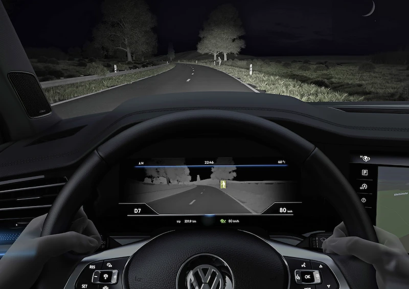 Technologie high-tech w nowym Touaregu - część 1:
„Nightvision” chroni ludzi i zwierzęta po zmroku
