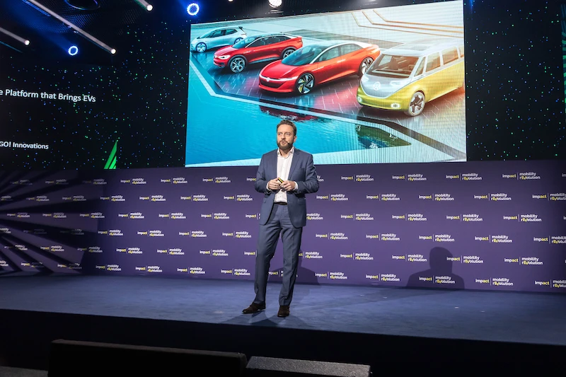 „Grupa Volkswagen od 2016 roku wdraża najbardziej kompleksową inicjatywę elektryfikacji w globalnym przemyśle motoryzacyjnym”