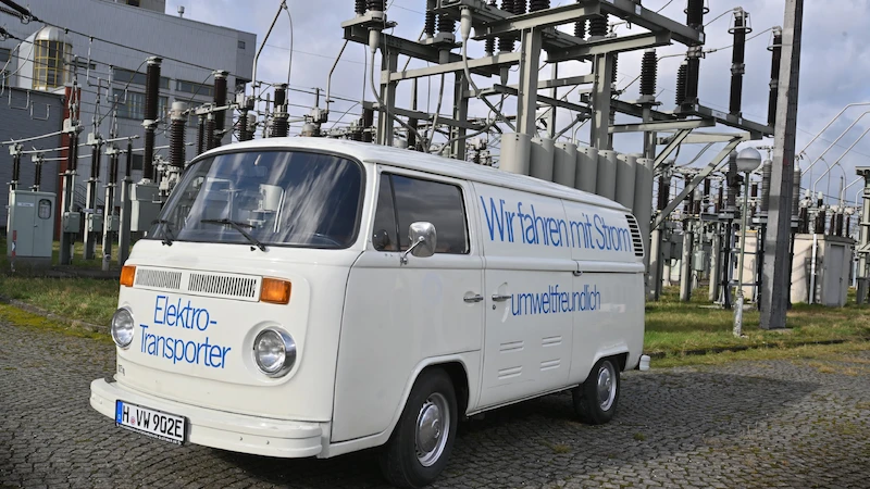 Powrót do przyszłości: Volkswagen Samochody Dostawcze, na wystawie Techno Classica prezentuje pioniera mobilności elektrycznej