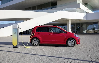 Rośnie popyt na auta elektryczne i hybrydy Volkswagena: znaczny wzrost sprzedaży modeli...