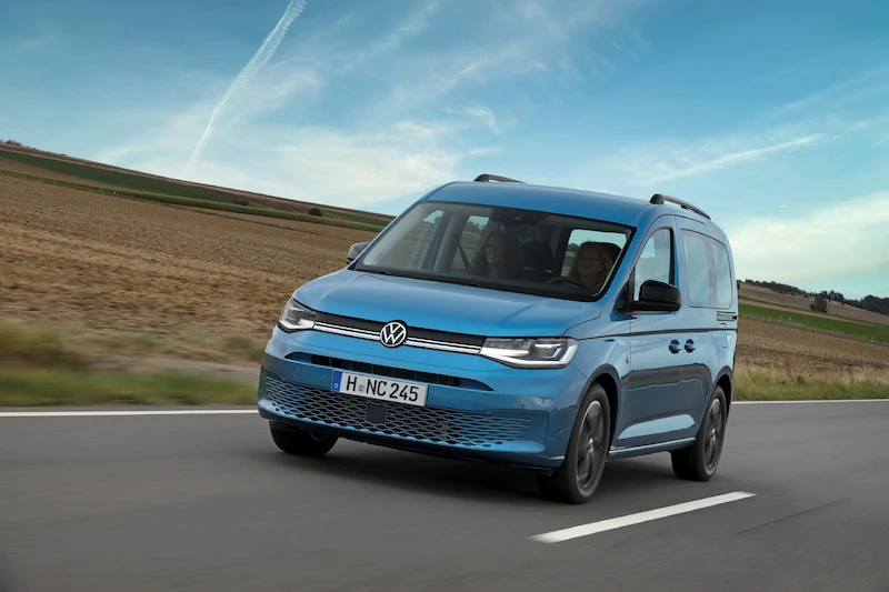 Światowa premiera: Nowy Caddy idealny na długie podróże - z wysuwaną mini kuchenką, panoramicznym szklanym dachem i jeszcze większą ilością przestrzeni - 14.