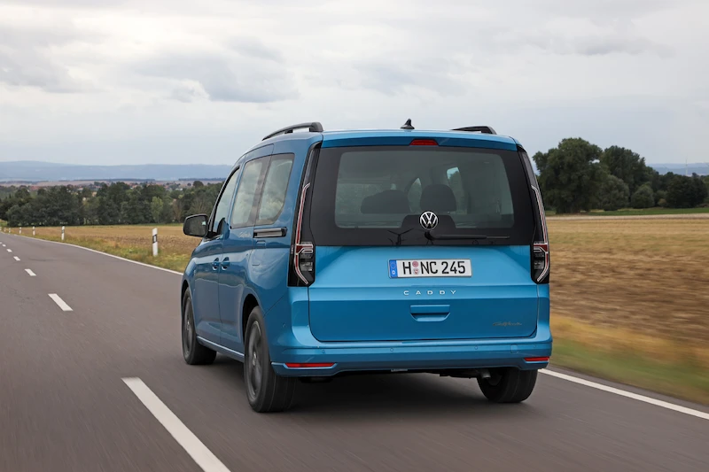 Światowa premiera: Nowy Caddy idealny na długie podróże - z wysuwaną mini kuchenką, panoramicznym szklanym dachem i jeszcze większą ilością przestrzeni - 17.