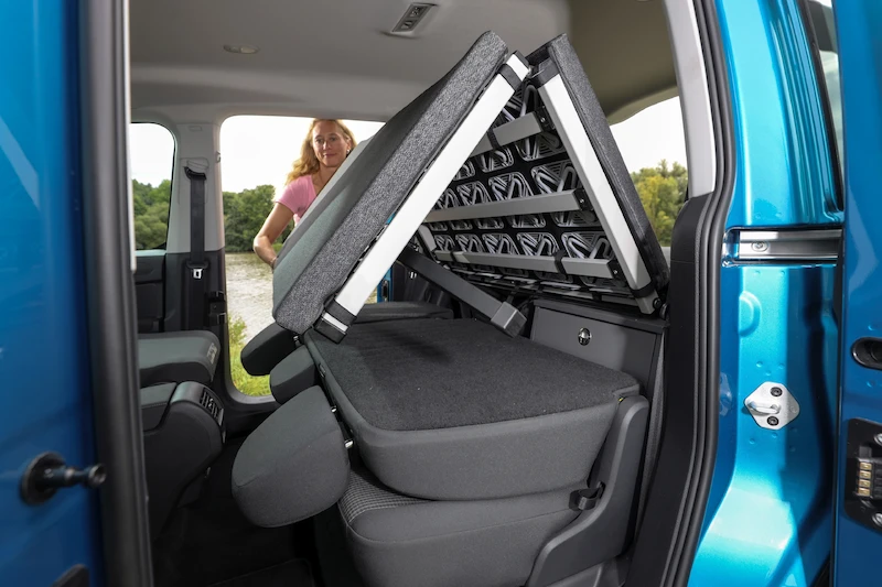 Światowa premiera: Nowy Caddy idealny na długie podróże - z wysuwaną mini kuchenką, panoramicznym szklanym dachem i jeszcze większą ilością przestrzeni - 18.