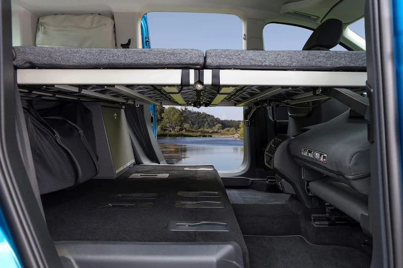 Światowa premiera: Nowy Caddy idealny na długie podróże - z wysuwaną mini kuchenką, panoramicznym szklanym dachem i jeszcze większą ilością przestrzeni - 20.