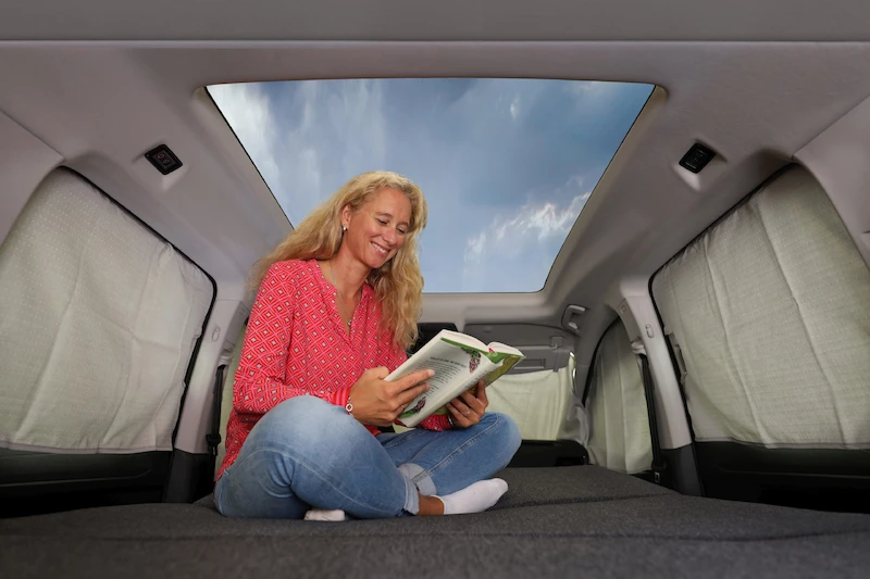 Światowa premiera: Nowy Caddy idealny na długie podróże - z wysuwaną mini kuchenką, panoramicznym szklanym dachem i jeszcze większą ilością przestrzeni - 21.