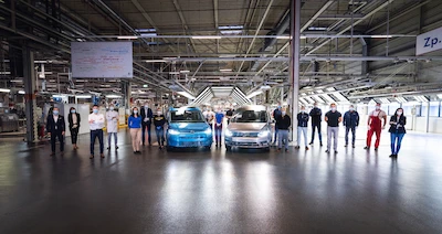 Zmiana warty: Volkswagen Caddy 4 przekazuje pałeczkę swojemu następcy w zakładzie...