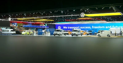 Volkswagen Samochody Dostawcze prezentuje najnowsze modele na internetowym stoisku...