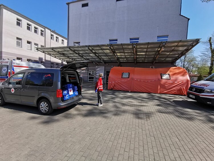 Volkswagen Poznań pomaga poznańskiemu szpitalowi w walce z Covid-19