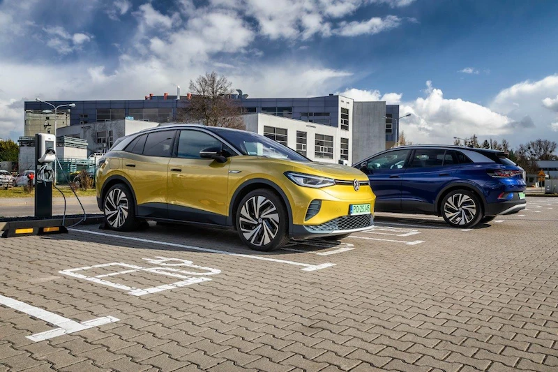 Kadra zarządzająca Volkswagen Group Polska przesiada się na samochody elektryczne i hybrydowe typu plug-in - 8.