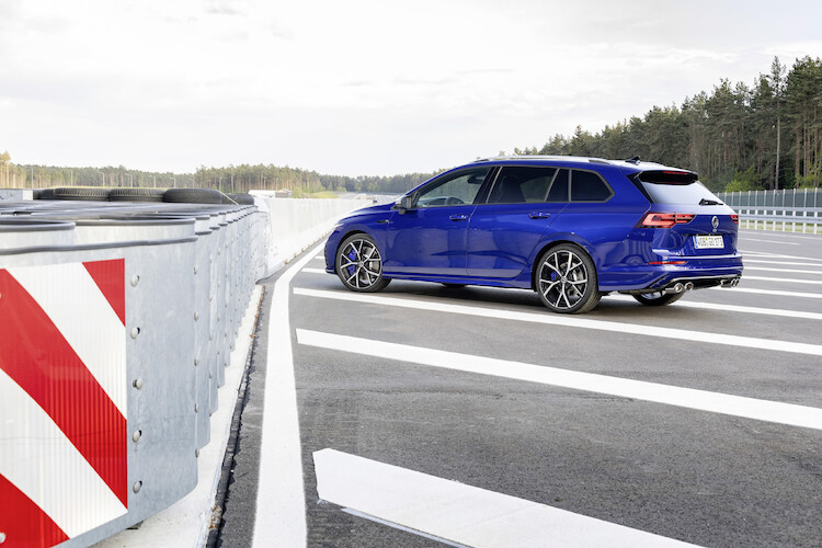 Nowy Volkswagen Golf R Variant – więcej mocy, lepsze osiągi, jeszcze więcej emocji i przestrzeni