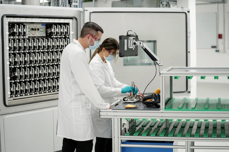 Nowe laboratoria do testowania akumulatorów: Volkswagen robi kolejny krok w kierunku rozwoju i produkcji własnych ogniw akumulatorowych - 10.