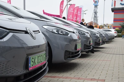 Spółka TAURON Nowe Technologie stawia na ID.3 – przekazano jej 10 pierwszych... - galeria