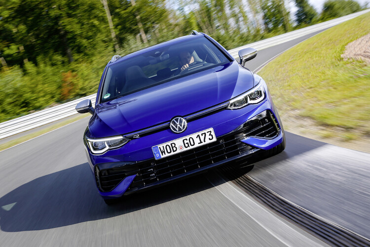 Nowy Volkswagen Golf R Variant – przestronne i wszechstronnie utalentowane kombi