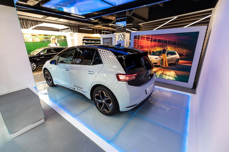 Butikowy salon w Warszawie ambasadą elektromobilności Volkswagena - 4.