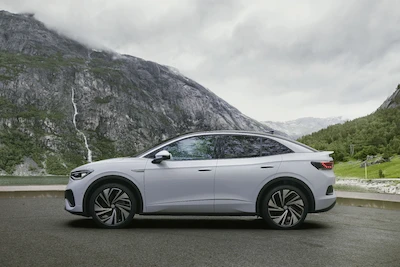 Travel Assist korzystający z danych inteligencji zbiorowej oraz Park Assist... - galeria