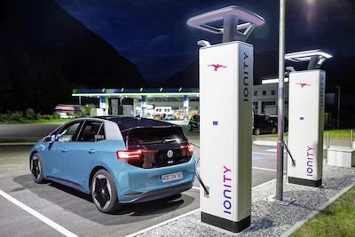Wygodne, połączone w sieć i zrównoważone: nowe rozwiązania do ładowania elektrycznych...