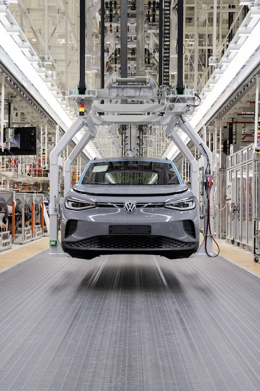 Ruszyła produkcja samochodów elektrycznych Volkswagena w fabryce w Emden - 3.