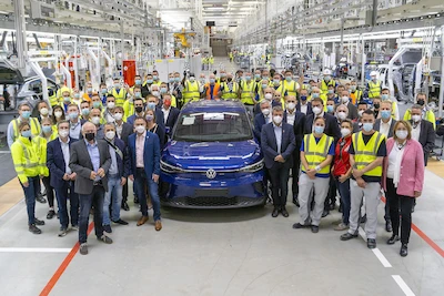 Ruszyła produkcja samochodów elektrycznych Volkswagena w fabryce w Emden - galeria