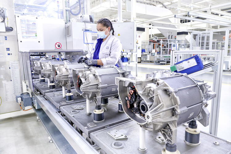 W zakładach Volkswagen Group Components rusza produkcja komponentów Volkswagena ID. Buzz