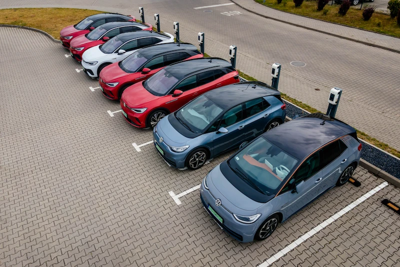 Dealerzy Volkswagena udostępniają punkty ładowania dla samochodów elektrycznych - 7.