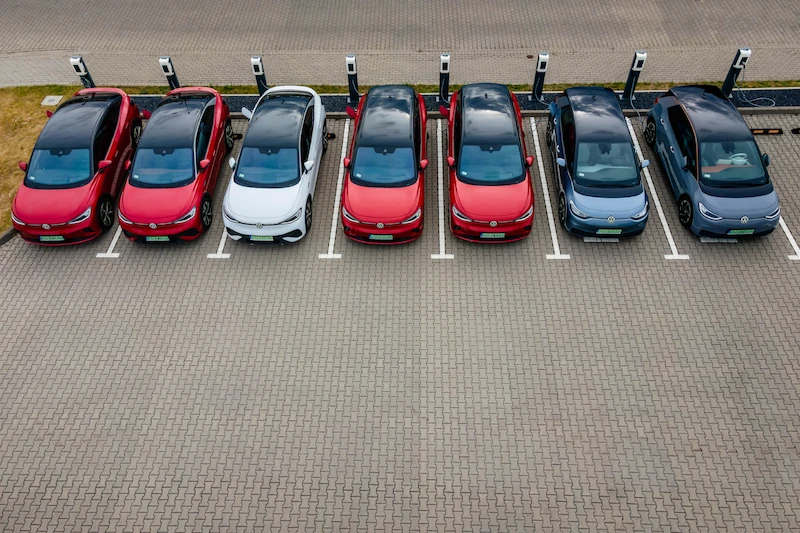 Dealerzy Volkswagena udostępniają punkty ładowania dla samochodów elektrycznych - 8.