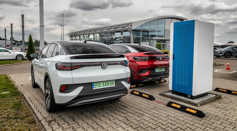 Dealerzy Volkswagena udostępniają punkty ładowania dla samochodów elektrycznych - 6.