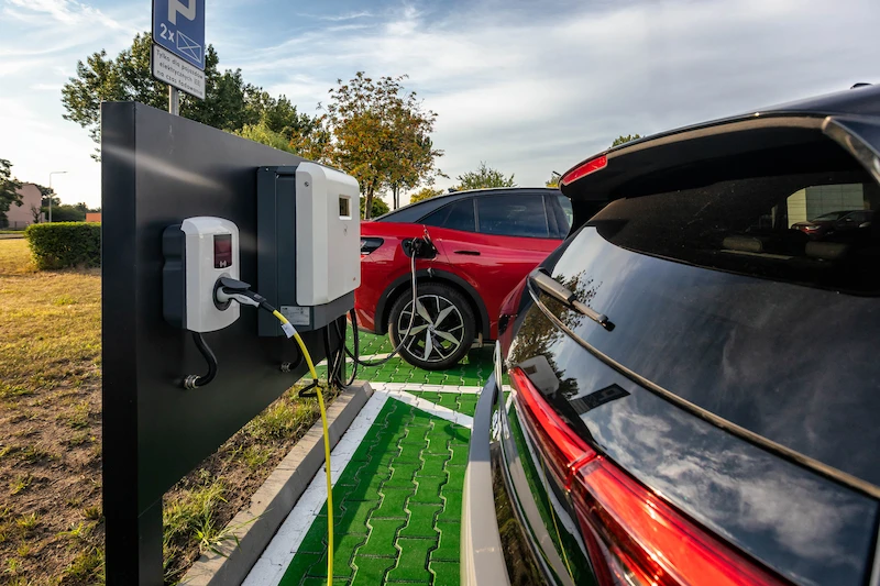 Dealerzy Volkswagena udostępniają punkty ładowania dla samochodów elektrycznych - 3.