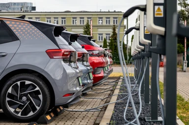 Volkswagen zaprosił do dyskusji o dekarbonizacji oraz produkcji energii elektrycznej i akumulatorów