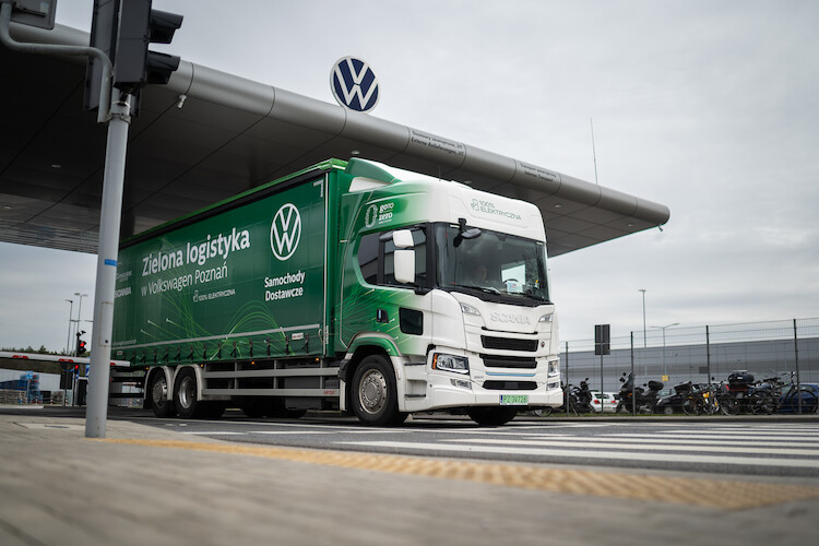 Pierwszy w pełni elektryczny pojazd ciężarowy Scania obsługujący dostawy części dla Volkswagen Poznań