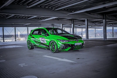 Bezkompromisowy Volkswagen Golf R Hurricane podczas Ultrace 2023 we Wrocławiu - galeria