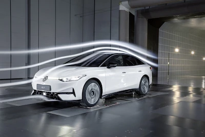 Dopracowane aerodynamicznie nadwozie Volkswagena ID.7 to niższe zużycie energii... - galeria