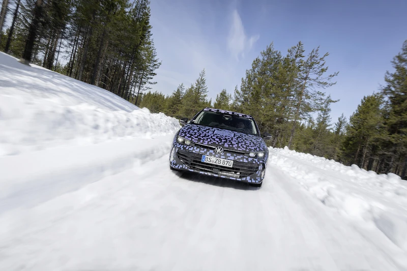 Nowy Volkswagen Passat Variant niemal gotowy - 52.