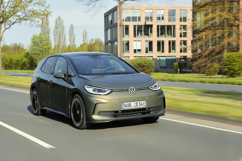 Grupa Volkswagen zwiększyła dostawy samochodów elektrycznych o 45 procent w ciągu 9 miesięcy 2023 roku - 2.