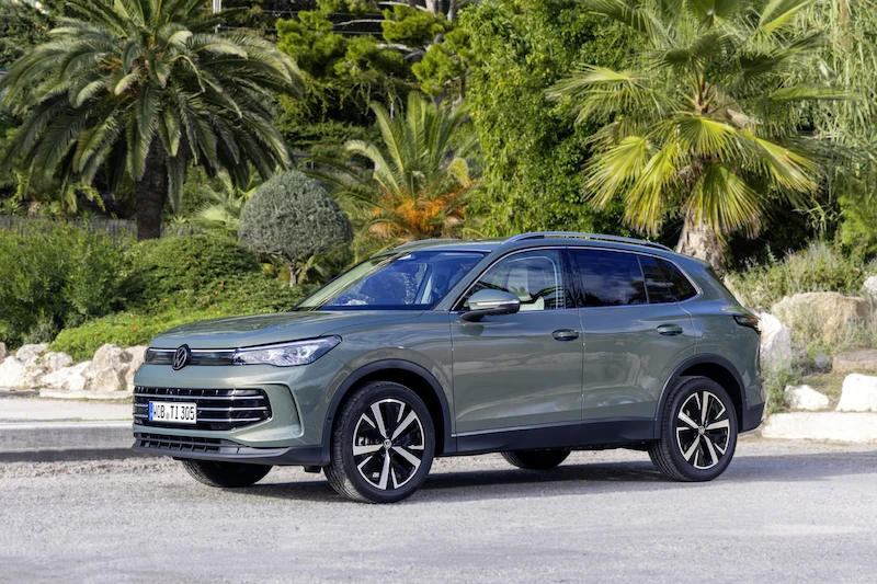 Można już zamawiać Volkswagena Tiguana z napędem hybrydowym plug-in: ceny startują od 212 290 zł  - 17.