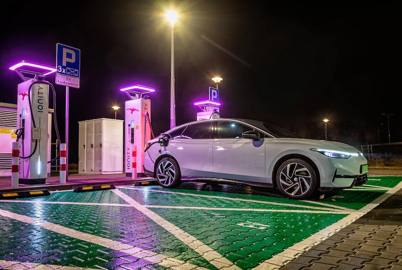 Jak obniżyć koszty i zwiększyć wygodę ładowania samochodu elektrycznego? - 11.