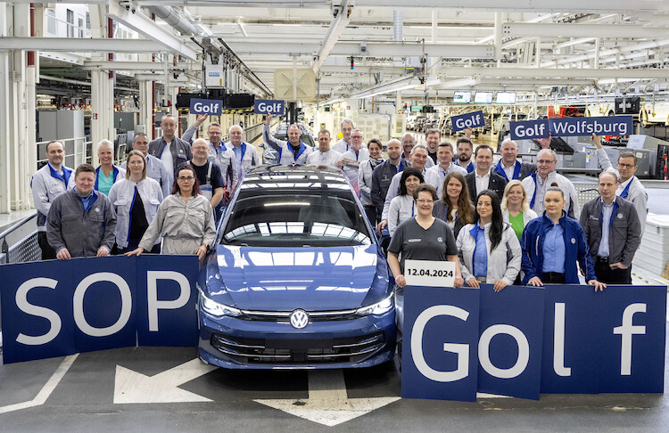 Volkswagen rozpoczął seryjną produkcję nowego Golfa w fabryce w Wolfsburgu