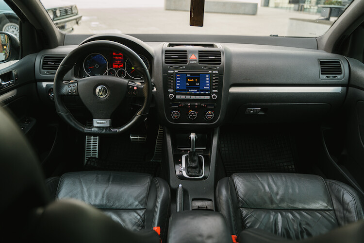 Volkswagen Golf V – wysoki komfort, znakomite właściwości jezdne i więcej wersji nadwoziowych
