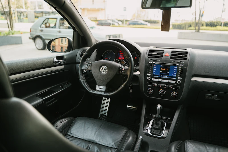 Volkswagen Golf V – wysoki komfort, znakomite właściwości jezdne i więcej wersji nadwoziowych - 12.