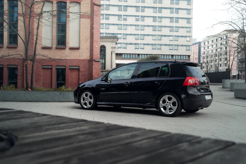 Volkswagen Golf V – wysoki komfort, znakomite właściwości jezdne i więcej wersji nadwoziowych - 9.